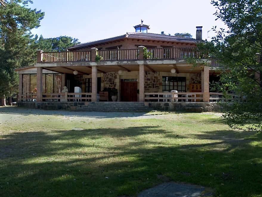 Camping Cobijo 比努埃萨 外观 照片